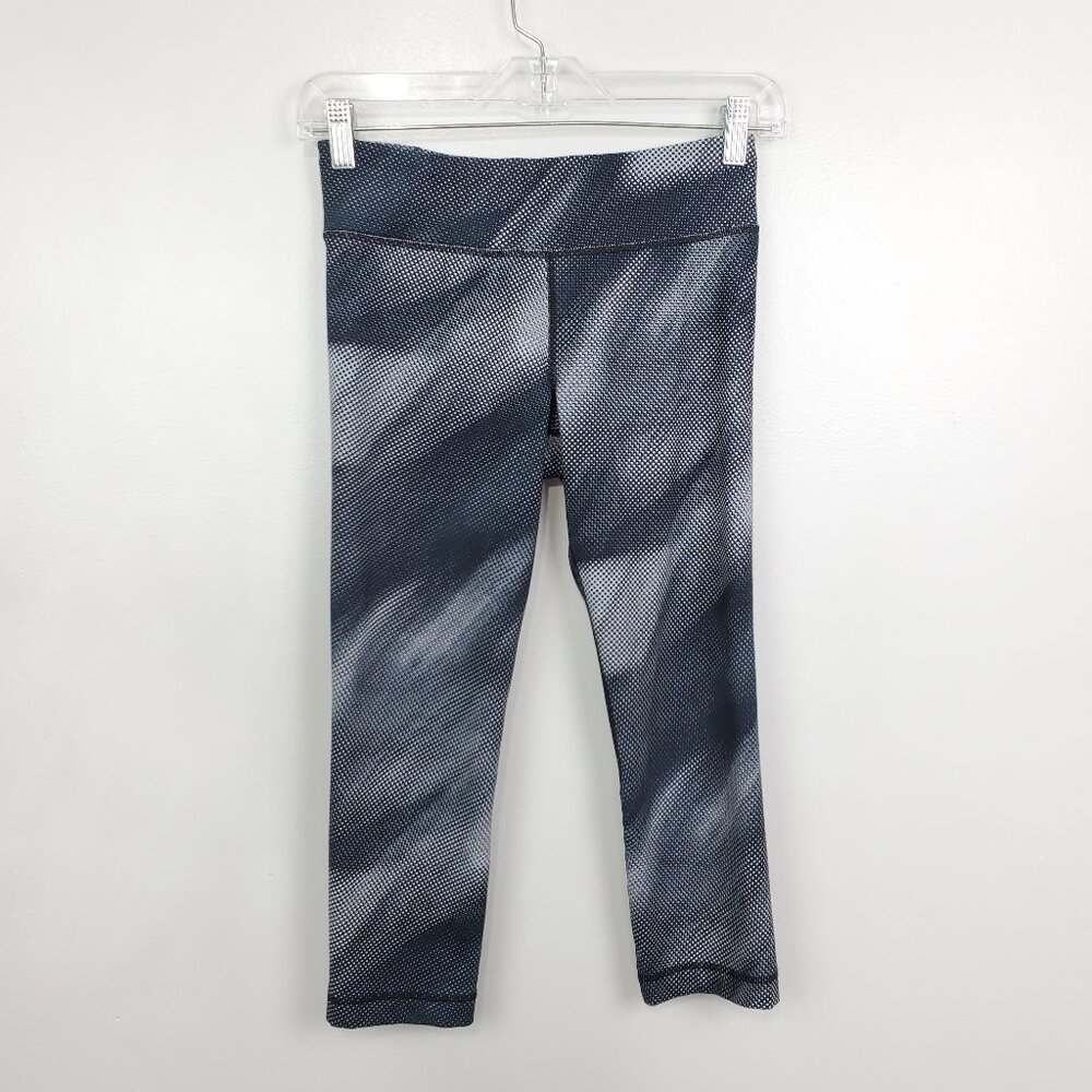 Under Armour Patterned With Polka Dots Capri Leggings Size XS